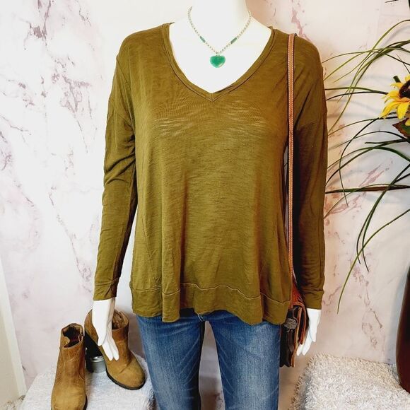 Madewell v neck pullover olive color sweater - Picture 2 of 7